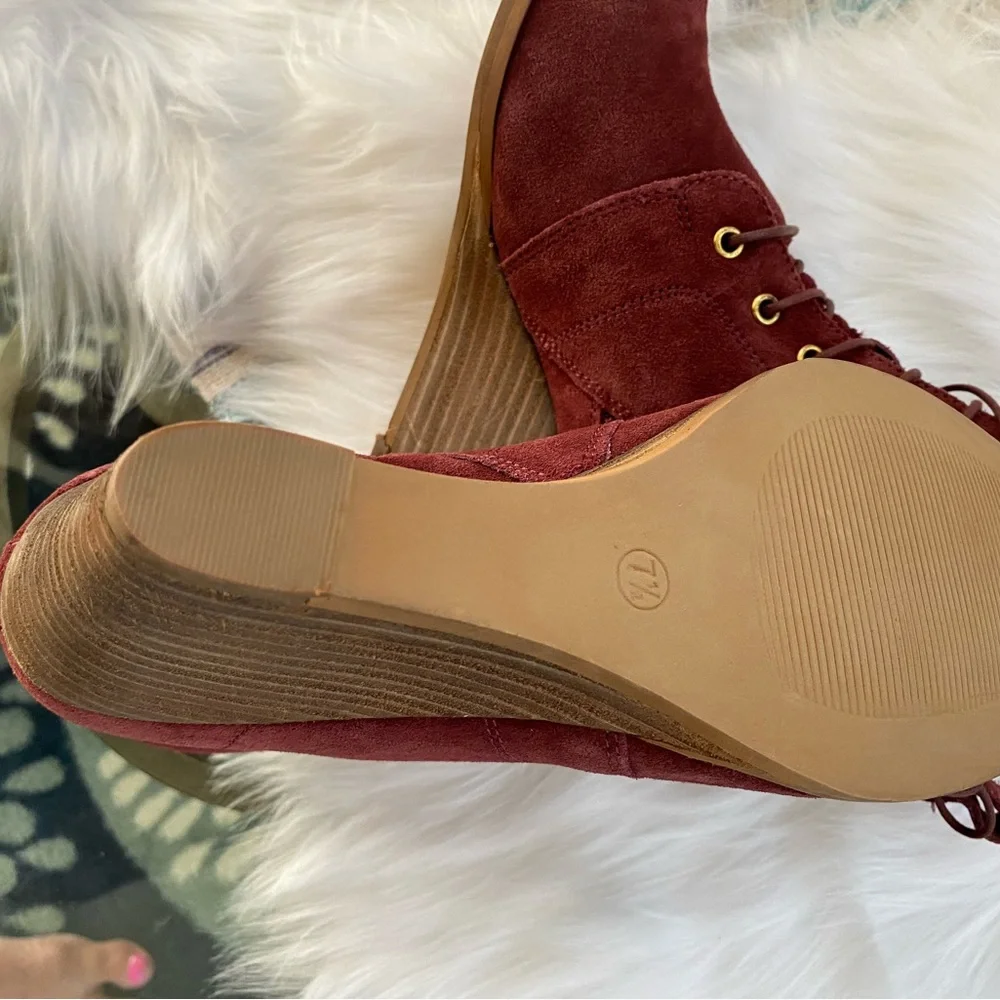 Women's Diba Blake Suede bootie burgundy size 7.5